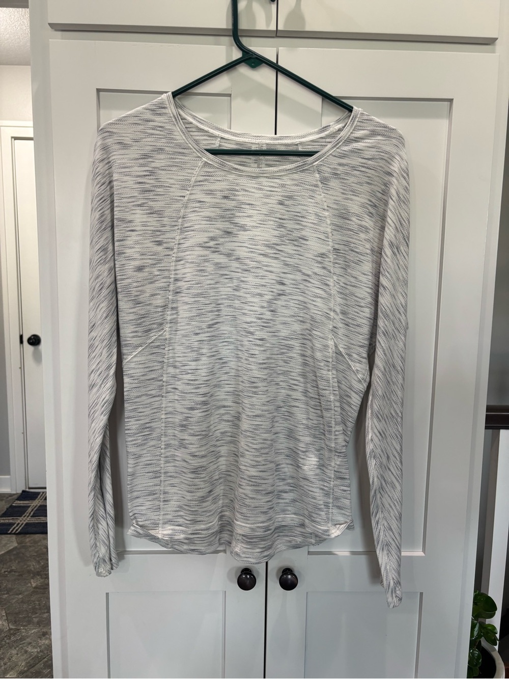 lululemon athletica Heathered Light Gray Long Sleeve Tee
